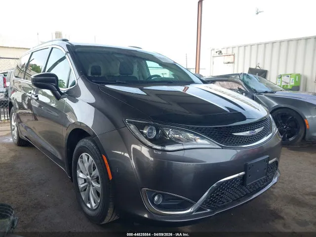 2019 Chrysler Pacifica Touring Plus VIN 2C4RC1FG1KR644219 фото 1
