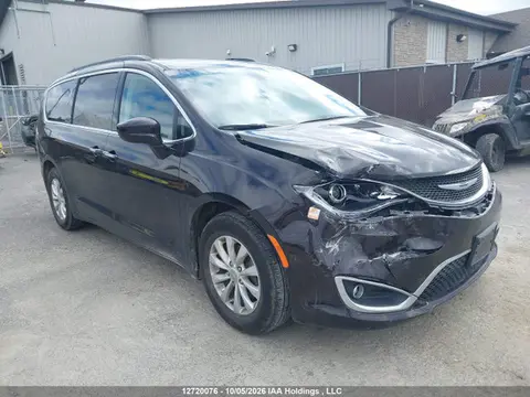 2C4RC1FG0JR194741 — 2018 Chrysler Pacifica Touring, Передняя часть (Front), фото до ремонта