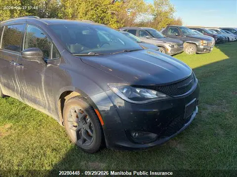 2C4RC1FG1LR247515 — 2020 Chrysler Pacifica Touring, Град, фото до ремонта
