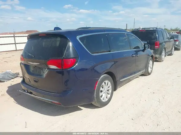 2C4RC1BGXHR665617 — 2017 Chrysler Pacifica, фото 4 с аукциона IAAI 01.10.2026, Естественный износ