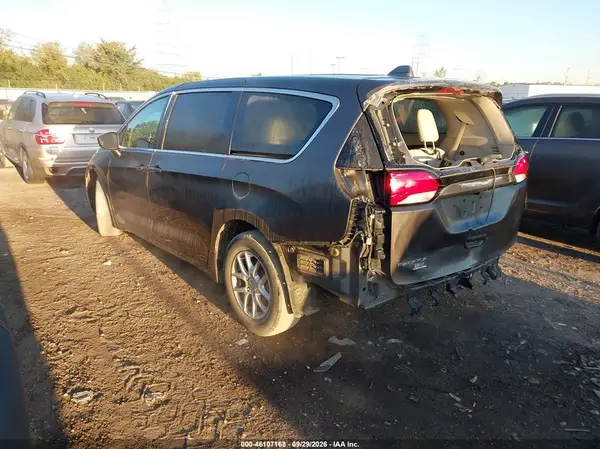 2C4RC1CG1HR657386 — 2017 Chrysler Pacifica, фото 3 с аукциона IAAI 08.10.2026, Задняя часть