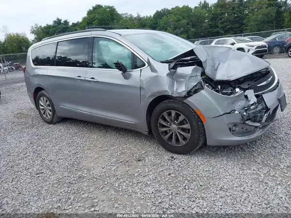 2C4RC1BG1HR539971 — 2017 Chrysler Pacifica, Передняя часть (Front End), фото до ремонта