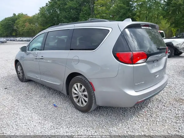 2C4RC1BG1HR539971 — 2017 Chrysler Pacifica, фото 3 с аукциона IAAI 13.10.2026, Передняя часть