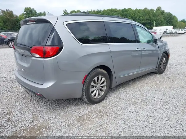 2C4RC1BG1HR539971 — 2017 Chrysler Pacifica, фото 4 с аукциона IAAI 13.10.2026, Передняя часть
