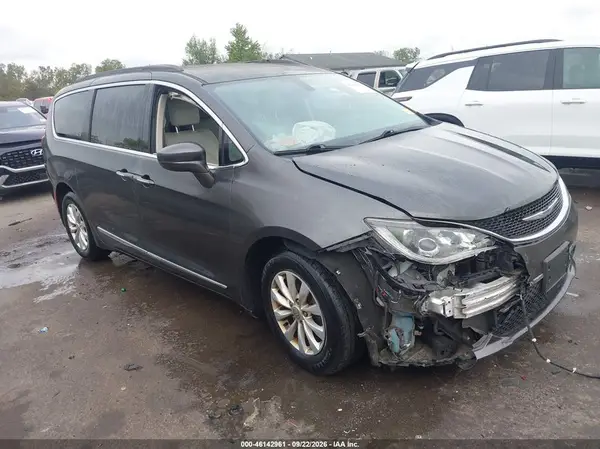 2C4RC1BG3HR505367 — 2017 Chrysler Pacifica, Передняя часть справа (Right Front), фото до ремонта