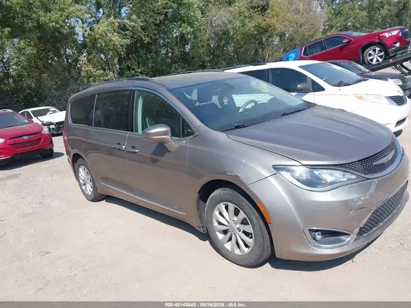 2C4RC1BGXHR739313 — 2017 Chrysler Pacifica, Передняя часть (Front End), фото до ремонта