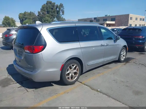 2C4RC1GG9HR579028 — 2017 Chrysler Pacifica, фото 4 с аукциона IAAI 28.09.2026, Естественный износ