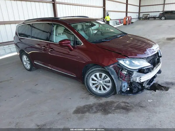 2C4RC1BG6HR762510 — 2017 Chrysler Pacifica, Передняя часть (Front End), фото до ремонта