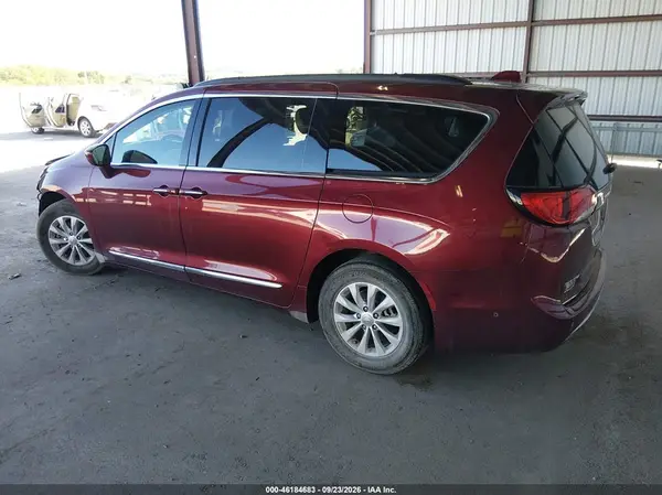 2C4RC1BG6HR762510 — 2017 Chrysler Pacifica, фото 3 с аукциона IAAI, Передняя часть