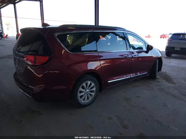 2C4RC1BG6HR762510 — 2017 Chrysler Pacifica, фото 4 с аукциона IAAI, Передняя часть