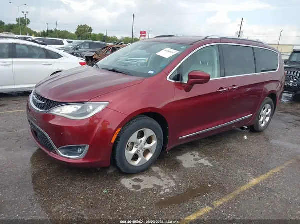2C4RC1EG8HR722571 — 2017 Chrysler Pacifica, фото 2 с аукциона IAAI, Передняя часть