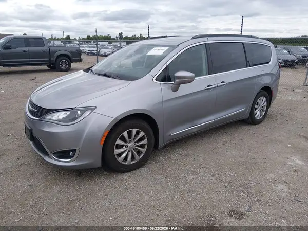 2C4RC1BG7HR598992 — 2017 Chrysler Pacifica, фото 2 с аукциона IAAI 08.10.2026, Повреждение двигателя