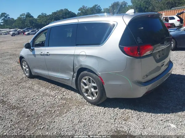 2C4RC1GGXHR620184 — 2017 Chrysler Pacifica, фото 3 с аукциона IAAI, Левый бок