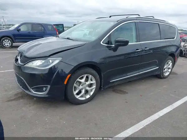 2C4RC1EG2HR542843 — 2017 Chrysler Pacifica, Передняя часть (Front End), фото до ремонта
