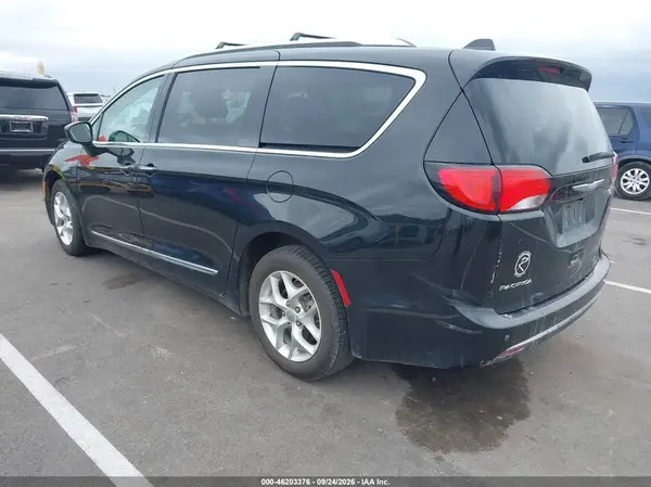 2C4RC1EG2HR542843 — 2017 Chrysler Pacifica, фото 2 с аукциона IAAI, Передняя часть