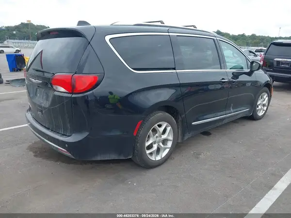 2C4RC1EG2HR542843 — 2017 Chrysler Pacifica, фото 3 с аукциона IAAI, Передняя часть