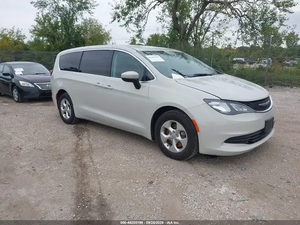 2C4RC1CG1HR578879 — 2017 Chrysler Pacifica, Передняя часть (Front End), фото до ремонта
