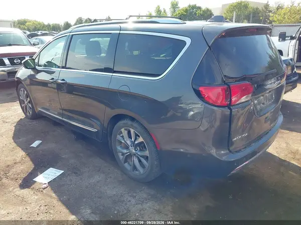 2C4RC1GG6HR661069 — 2017 Chrysler Pacifica, фото 3 с аукциона IAAI, Передняя часть