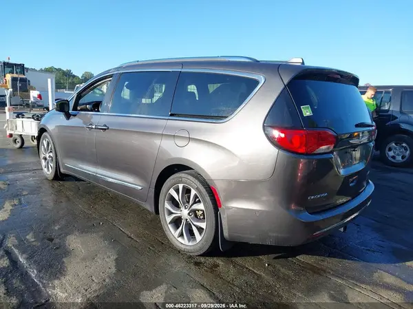 2C4RC1GG1HR544662 — 2017 Chrysler Pacifica, фото 3 с аукциона IAAI, Передняя часть