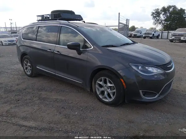 2C4RC1EG7HR721024 — 2017 Chrysler Pacifica, Пожар двигателя (Engine Burn), фото до ремонта