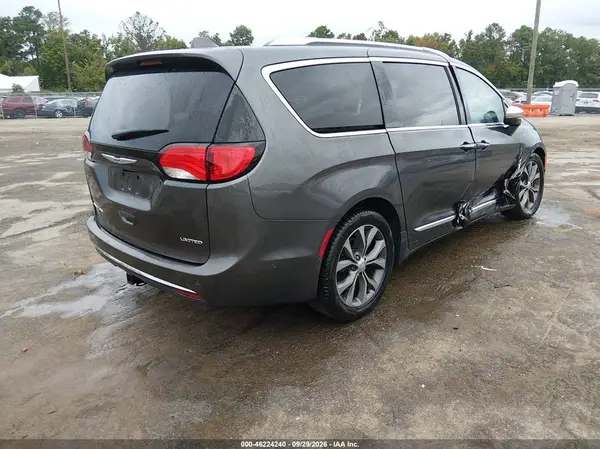 2C4RC1GG2HR706119 — 2017 Chrysler Pacifica, фото 4 с аукциона IAAI, Правый бок