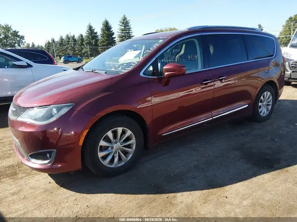 2C4RC1BG2JR127466 — 2018 Chrysler Pacifica, фото 2 с аукциона IAAI, Задняя часть слева
