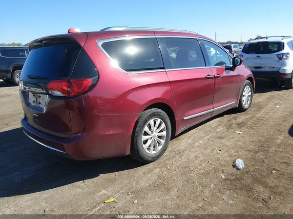 2C4RC1BG2JR127466 — 2018 Chrysler Pacifica, фото 4 с аукциона IAAI, Задняя часть слева