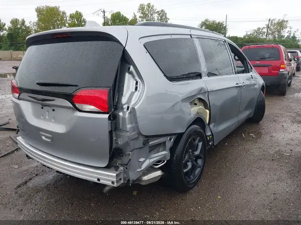2C4RC1BG4JR258642 — 2018 Chrysler Pacifica, фото 4 с аукциона IAAI 09.10.2026, Правый бок