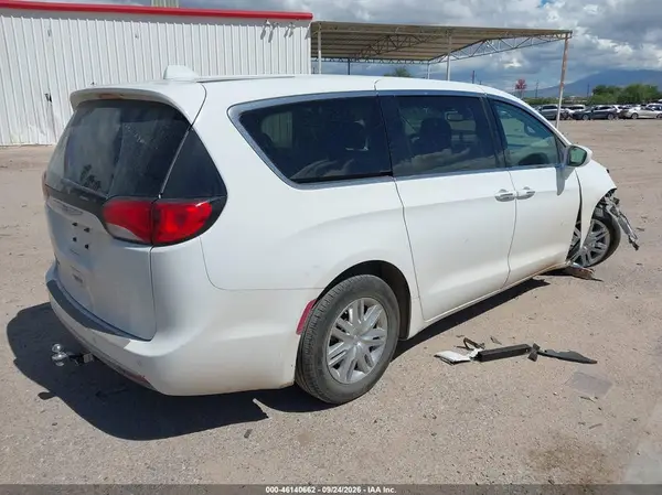 2C4RC1FG4JR218992 — 2018 Chrysler Pacifica, фото 4 с аукциона IAAI, Передняя часть справа