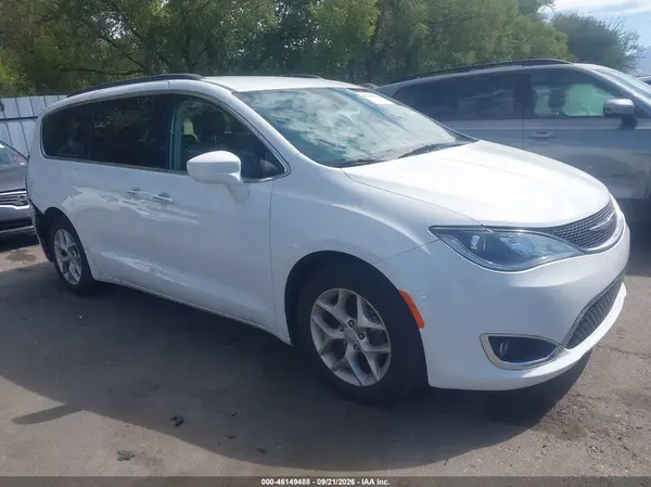 2C4RC1FG0JR315039 — 2018 Chrysler Pacifica, Задняя часть (Rear), фото до ремонта