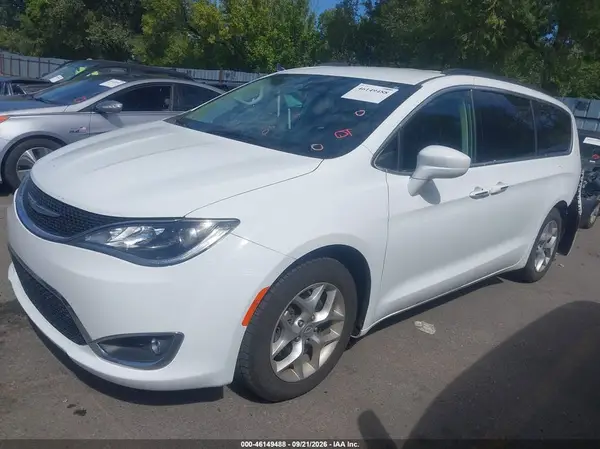 2C4RC1FG0JR315039 — 2018 Chrysler Pacifica, фото 2 с аукциона IAAI 13.10.2026, Задняя часть