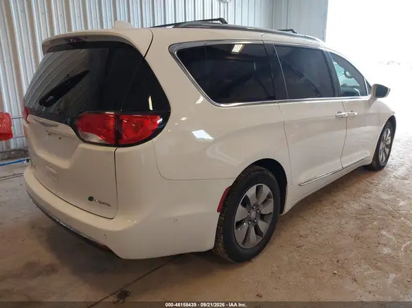 2C4RC1N73JR183427 — 2018 Chrysler Pacifica, фото 4 с аукциона IAAI 14.10.2026, Подтопление