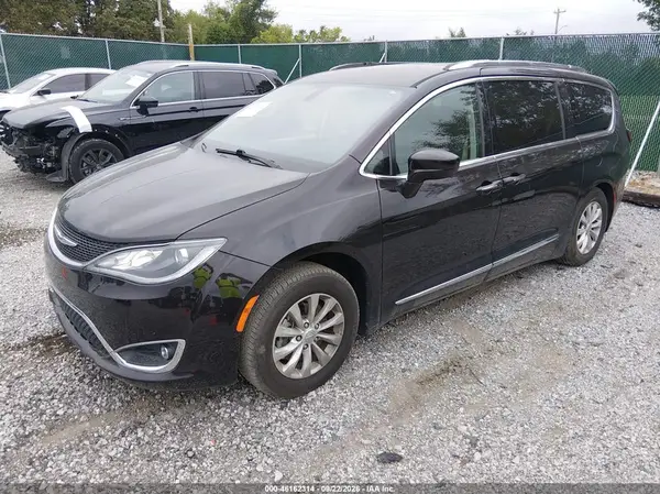 2C4RC1BGXJR309528 — 2018 Chrysler Pacifica, фото 2 с аукциона IAAI, Изъят кредитором