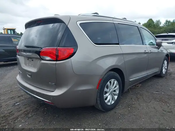 2C4RC1BG8JR123583 — 2018 Chrysler Pacifica, фото 4 с аукциона IAAI 01.10.2026, Естественный износ
