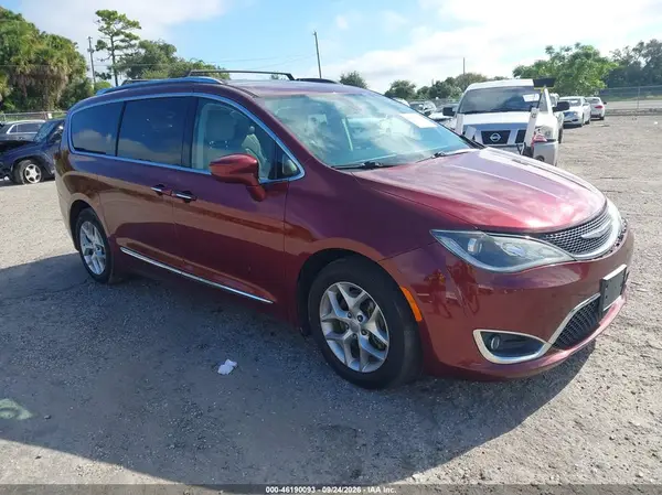 2C4RC1BG3JR171914 — 2018 Chrysler Pacifica, Передняя часть слева (Left Front), фото до ремонта