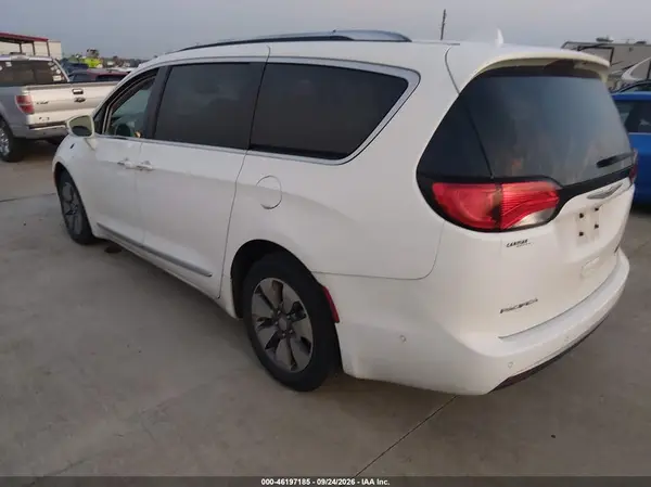 2C4RC1N76JR105207 — 2018 Chrysler Pacifica, фото 3 с аукциона IAAI, Передняя часть