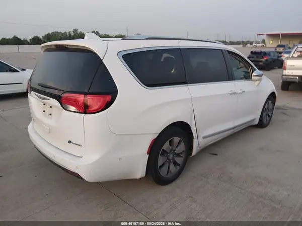 2C4RC1N76JR105207 — 2018 Chrysler Pacifica, фото 4 с аукциона IAAI, Передняя часть