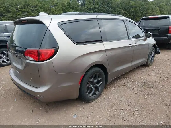2C4RC1BG0JR158747 — 2018 Chrysler Pacifica, фото 4 с аукциона IAAI, Передняя часть