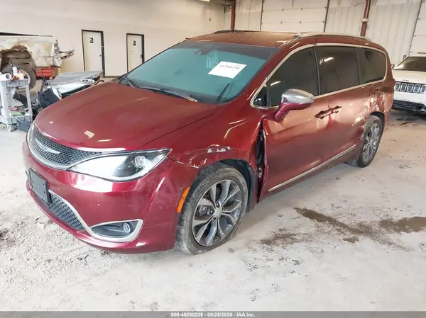 2C4RC1GG7JR155093 — 2018 Chrysler Pacifica, фото 2 с аукциона IAAI, Левый бок