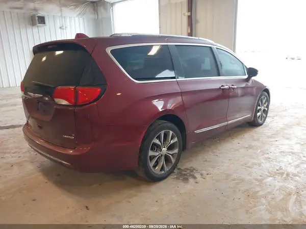 2C4RC1GG7JR155093 — 2018 Chrysler Pacifica, фото 4 с аукциона IAAI, Левый бок