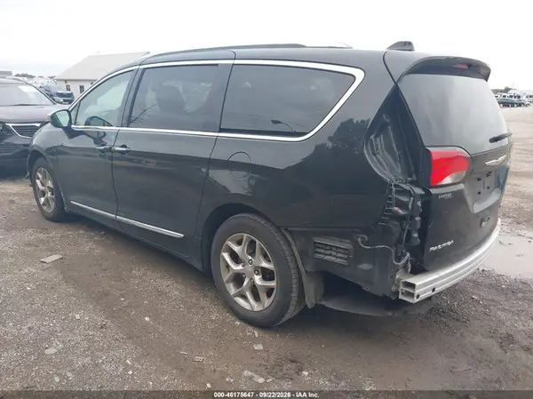 2C4RC1GG0KR708913 — 2019 Chrysler Pacifica, фото 3 с аукциона IAAI, Передняя часть