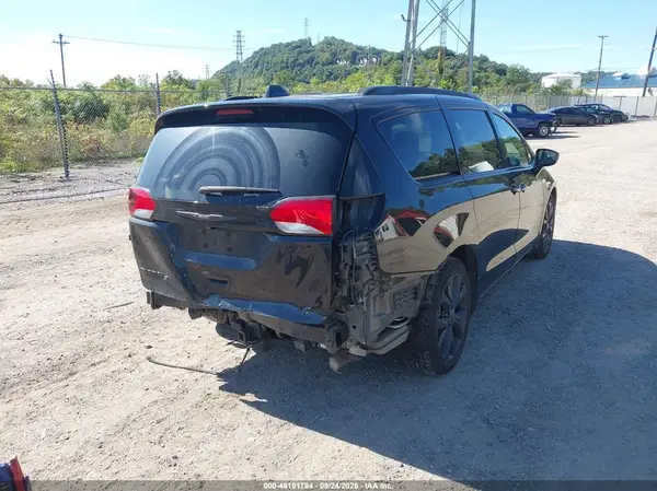 2C4RC1BG2KR549738 — 2019 Chrysler Pacifica, фото 4 с аукциона IAAI, Задняя часть