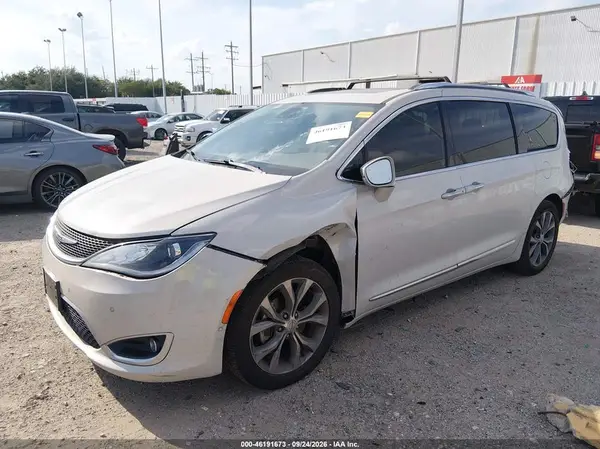 2C4RC1GG7KR733064 — 2019 Chrysler Pacifica, фото 2 с аукциона IAAI, Левый бок