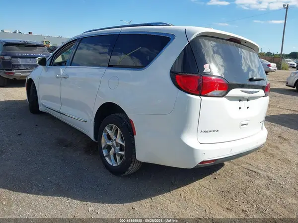 2C4RC1GG9KR666936 — 2019 Chrysler Pacifica, фото 3 с аукциона IAAI, Передняя часть