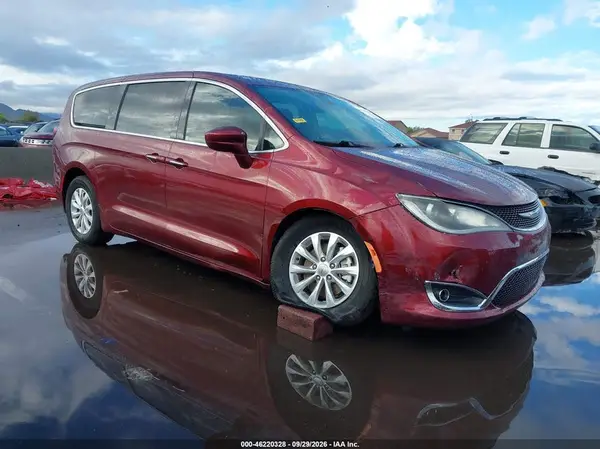 2C4RC1FG1KR616081 — 2019 Chrysler Pacifica, Передняя часть справа (Right Front), фото до ремонта