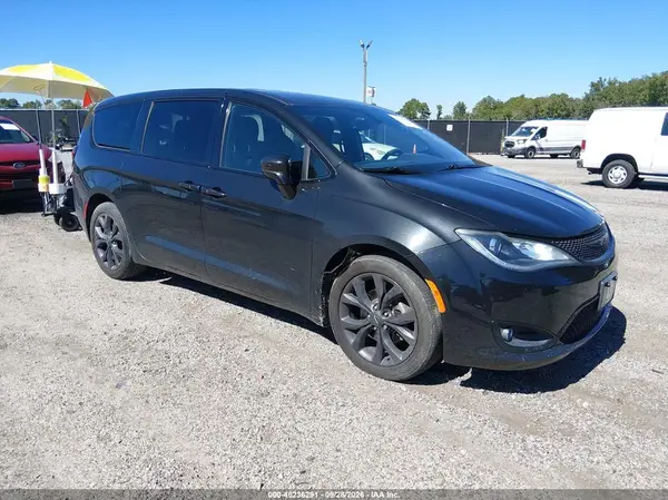 2C4RC1FG2LR150548 — 2020 Chrysler Pacifica, Естественный износ (Normal Wear & Tear), фото до ремонта
