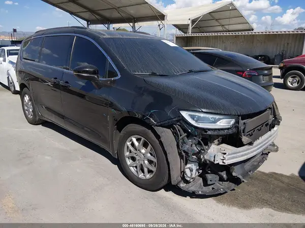 2C4RC1FG2MR501010 — 2021 Chrysler Pacifica, Передняя часть (Front & Rear), фото до ремонта