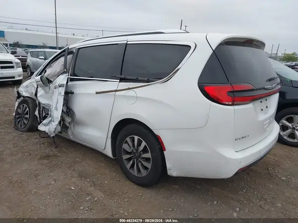 2C4RC1BG8MR520134 — 2021 Chrysler Pacifica, фото 3 с аукциона IAAI, Левый бок