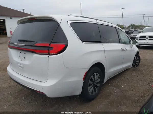 2C4RC1BG8MR520134 — 2021 Chrysler Pacifica, фото 4 с аукциона IAAI, Левый бок