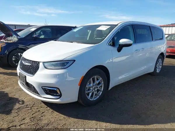 2C4RC1BG5PR567416 — 2023 Chrysler Pacifica, фото 2 с аукциона IAAI 02.10.2026, Задняя часть слева